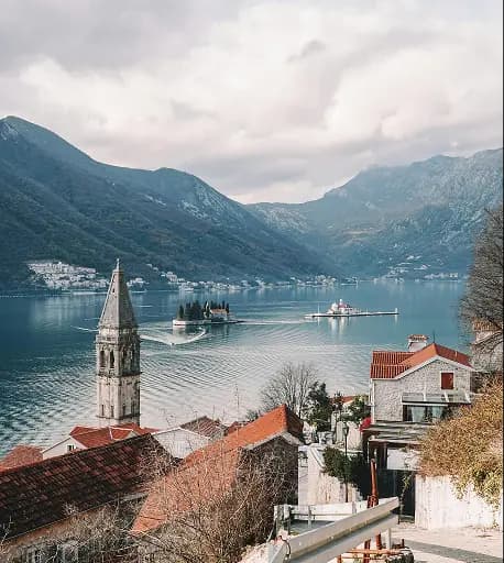 destinationsSection.destinations.montenegro