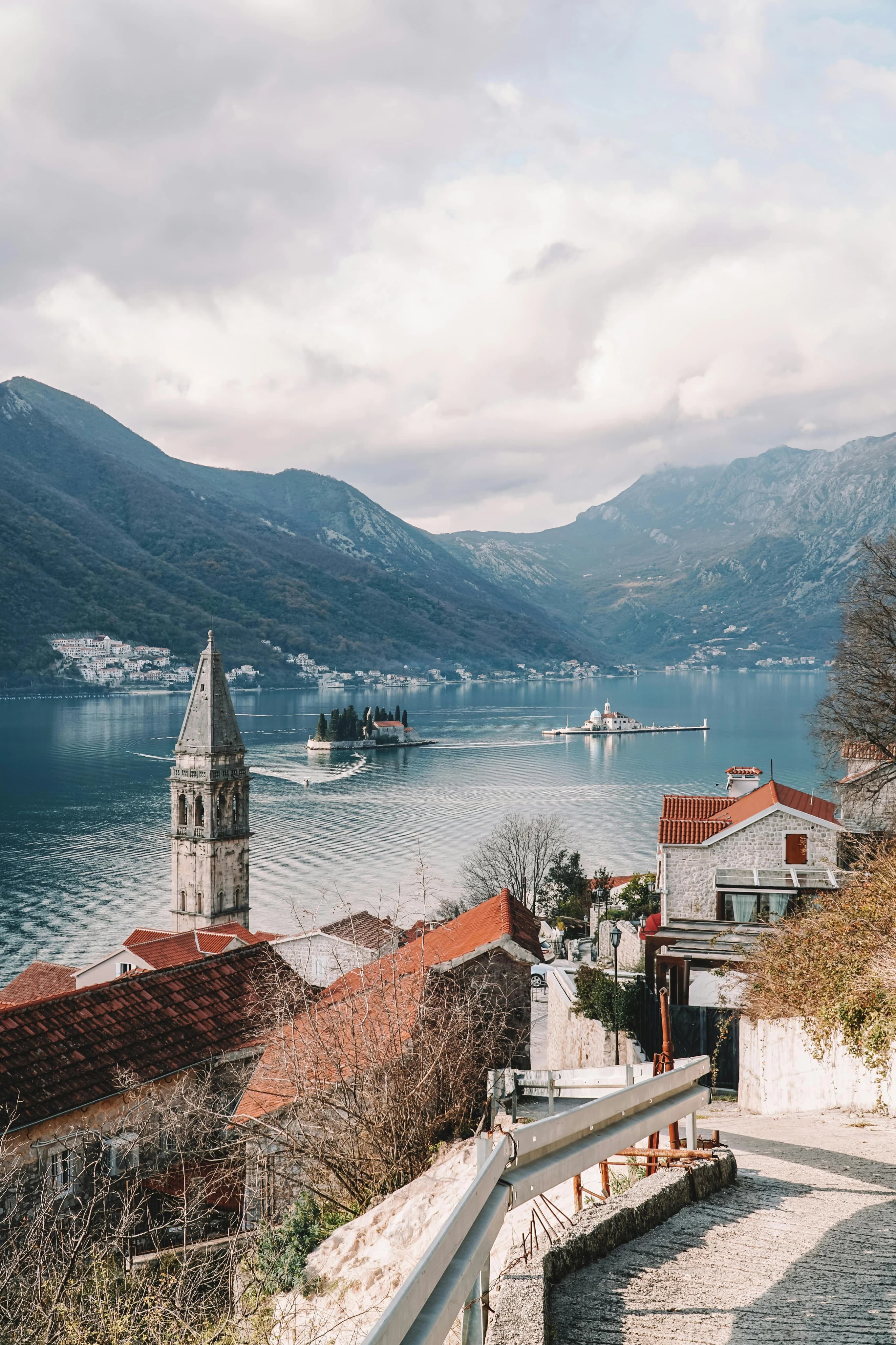 destinationsSection.destinations.montenegro
