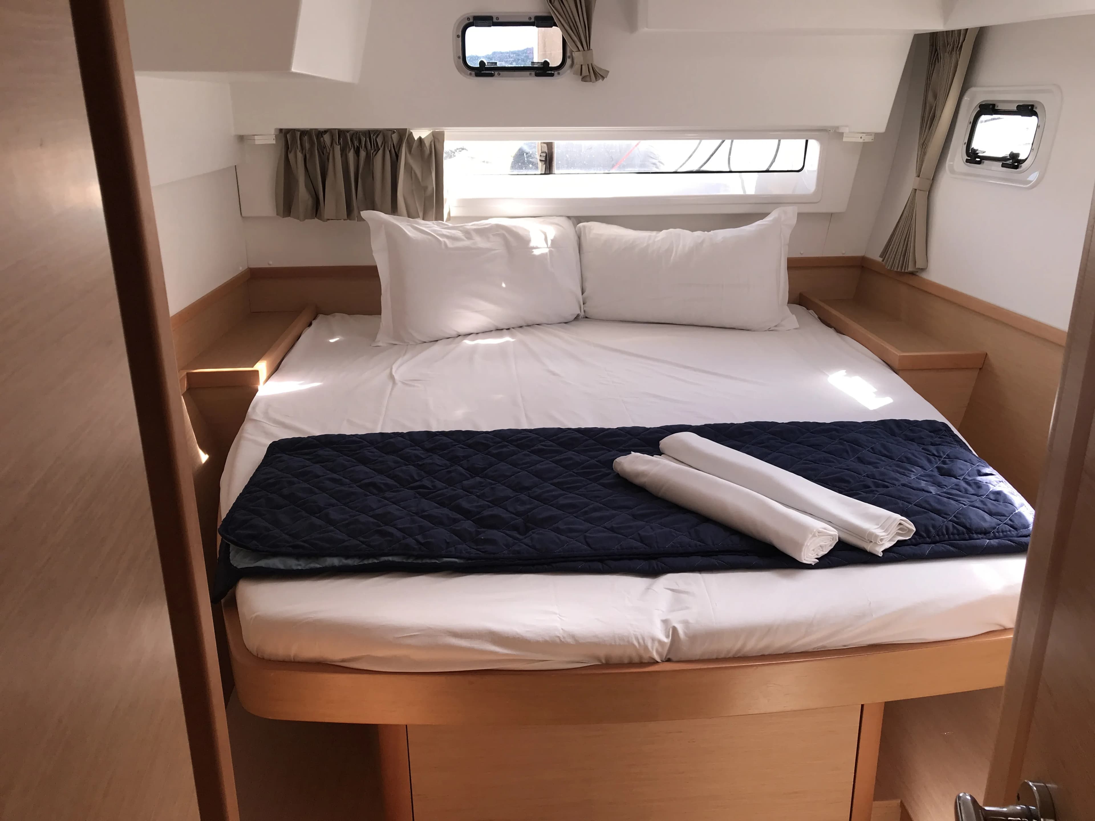 Lagoon 42 Benetnash II (GND) boat image