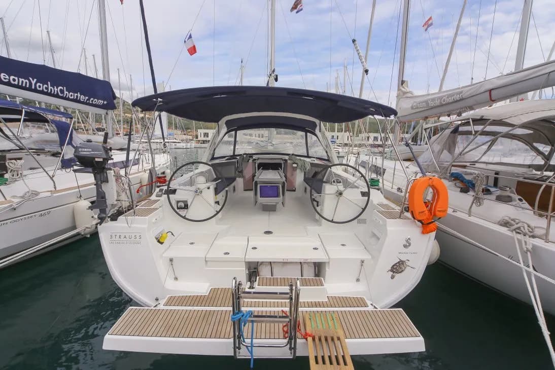 Oceanis 45 - 4 cab. STRAUSS  boat image