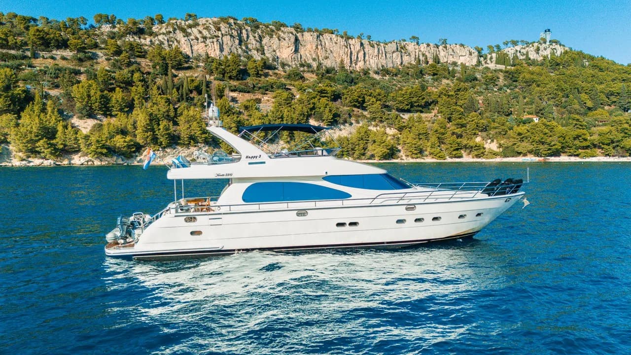 Yaretti 2210 - 4 cab. Happy3 boat image