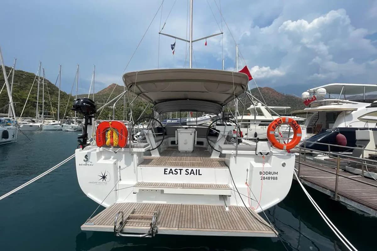 Oceanis 51.1 - 5 + 1 cab. EAST boat image