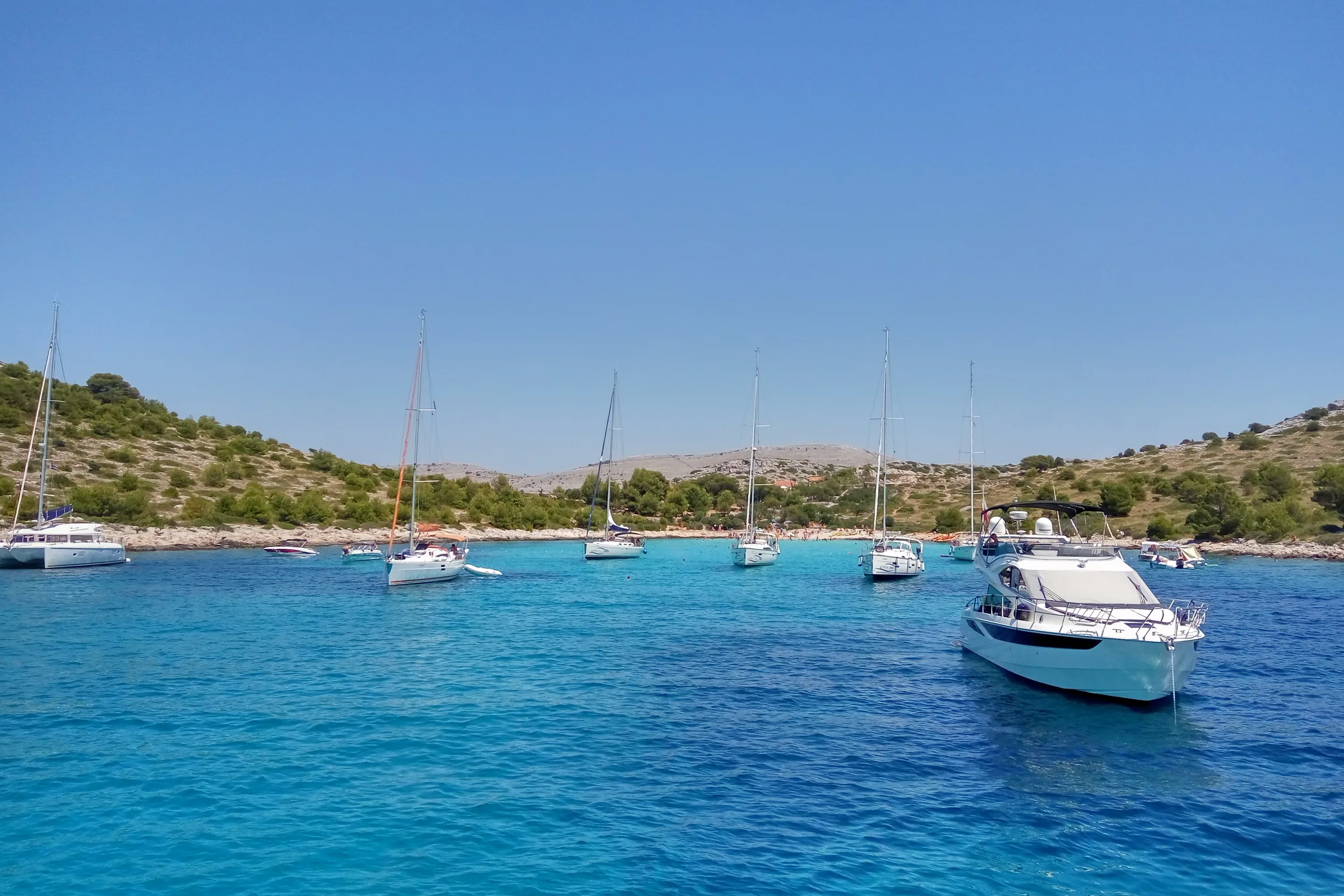 https://www.boat4you.com/wp-content/uploads/2026/06/refeat-boat4you-9.webp